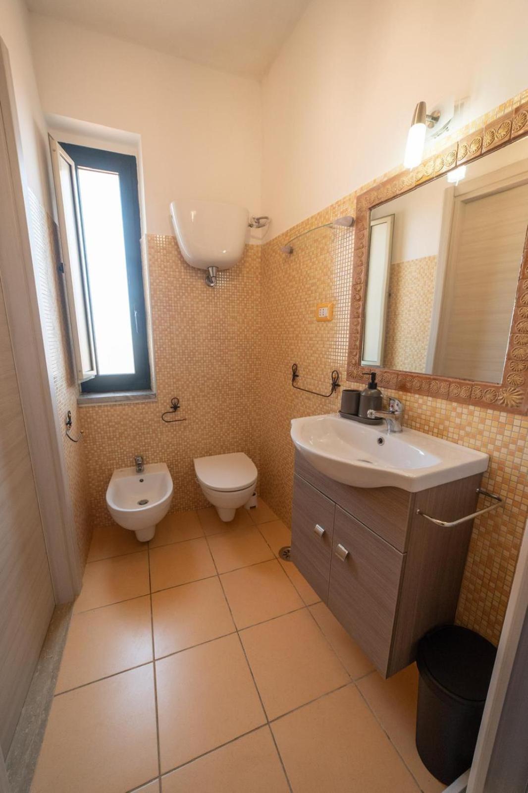 Da Cloe Apartment Pizzo  Luaran gambar